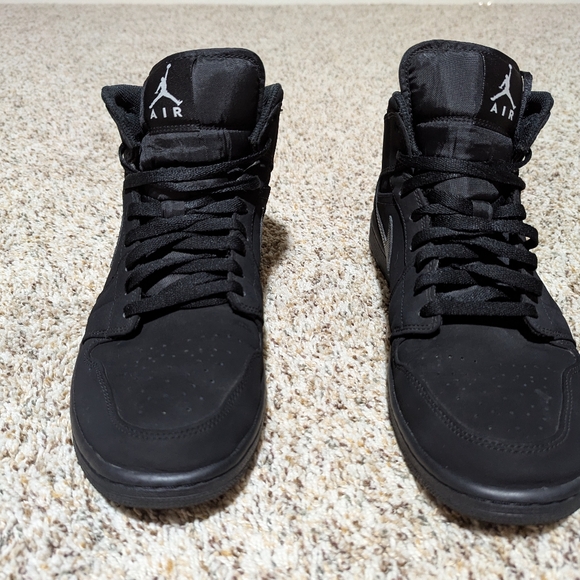 2017 Air Jordan Retro black triple size 13 - Picture 8 of 9